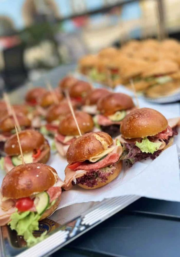 catering snacks mini burger 2