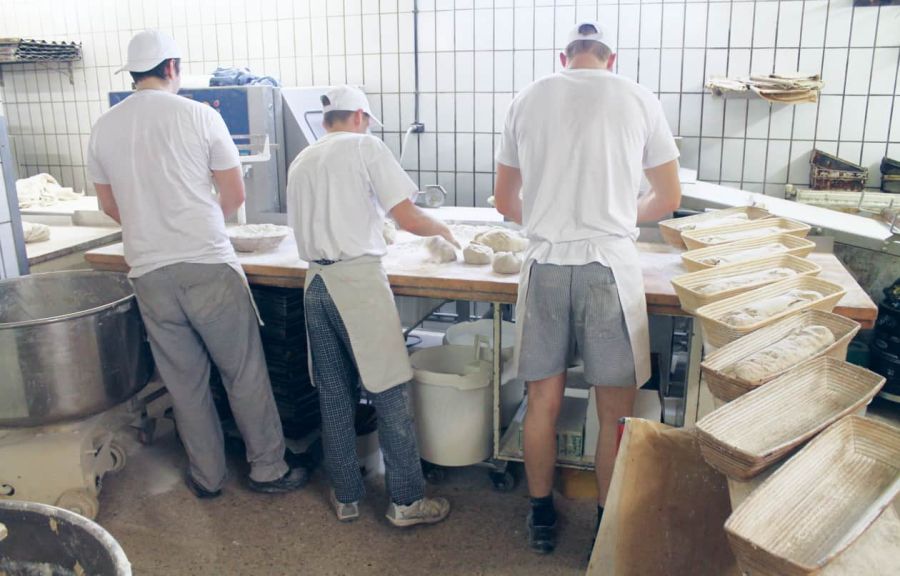 Backstube Sailer drei Bäcker am Werk
