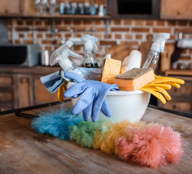 reinigungsmittel auf theke